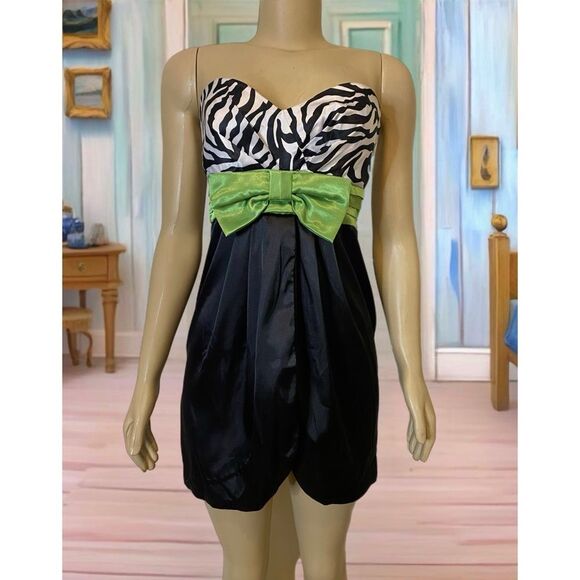 Vintage Zebra Strapless Tulip Dress with Green Bow Size 9 - Picture 3 of 10